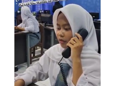Bahasa Inggris - Praktik Menerima Telepon